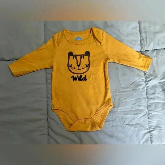 Bon Bebe Baby Boys 6-9 Months Tiger Bodysuit Plush Pant Set With Hat - Picture 9 of 11